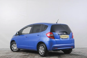 Хетчбэк Honda Fit 2011 года, 899000 рублей, Кемерово