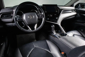 Седан Toyota Camry 2021 года, 2649000 рублей, Сургут