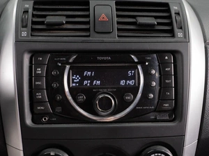 Седан Toyota Corolla 2011 года, 919000 рублей, Тюмень