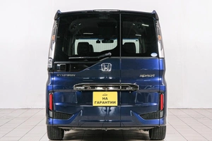 Минивэн Honda Stepwgn Spada 2021 года, 2999000 рублей, Красноярск