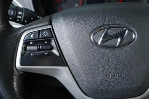 Седан Hyundai Solaris 2017 года, 1359000 рублей, Тюмень