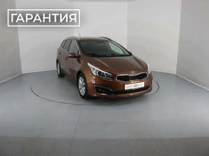 Хэтчбек Kia Ceed 2016 года, 1000000 рублей, Брянск