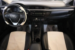Седан Toyota Corolla 2014 года, 1119000 рублей, Омск
