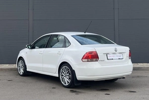 Седан Volkswagen Polo 2011 года, 790000 рублей, Солонцы