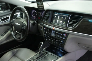 Седан Hyundai Genesis 2015 года, 2033000 рублей, Солонцы