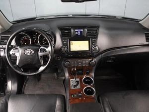 Внедорожник Toyota Highlander 2011 года, 1790000 рублей, Омск