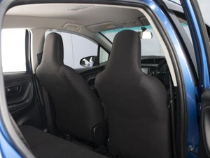 Хетчбэк Toyota Vitz 2017 года, 885000 рублей, Омск