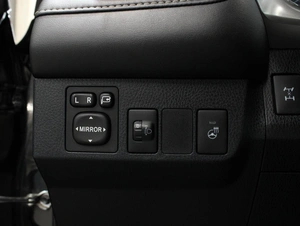 Внедорожник Toyota RAV4 2016 года, 2190000 рублей, Омск