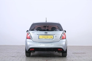 Седан Kia Rio 2011 года, 719000 рублей, Омск