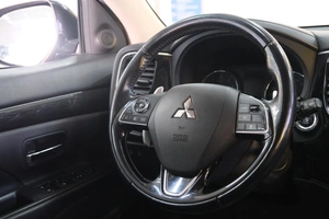 Внедорожник Mitsubishi Outlander 2018 года, 3249000 рублей, Омск