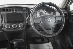Седан Toyota Corolla Axio 2019 года, 1319000 рублей, Кемерово