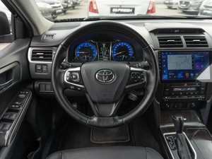 Седан Toyota Camry 2017 года, 2199000 рублей, Саратов