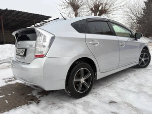 Лифтбек Toyota Prius 2009 года, 870000 рублей, Красноярск