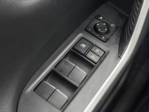 Внедорожник Toyota RAV4 2019 года, 3199000 рублей, Ижевск