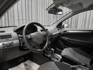 Седан Opel Astra 2010 года, 660000 рублей, Красноярск