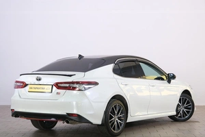 Седан Toyota Camry 2021 года, 2759000 рублей, Омск
