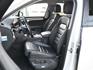 Внедорожник Volkswagen Touareg 2019 года, 3899000 рублей, Кирилловка