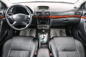 Универсал Toyota Avensis 2005 года, 1049000 рублей, Красноярск