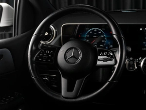 Хетчбэк Mercedes-benz B-класс 2019 года, 2359000 рублей, Тюмень