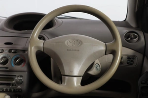 Седан Toyota Platz 2002 года, 249000 рублей, Новосибирск