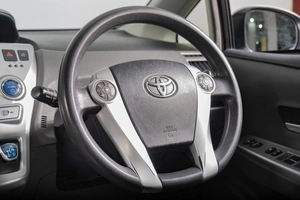 Универсал Toyota Prius Alpha 2012 года, 1069000 рублей, Томск