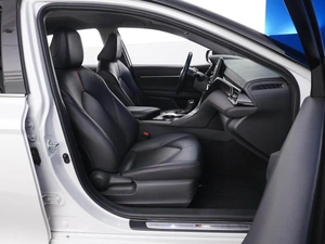 Седан Toyota Camry 2021 года, 3199658 рублей, Москва