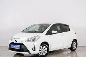 Хетчбэк Toyota Vitz 2017 года, 889000 рублей, Красноярск