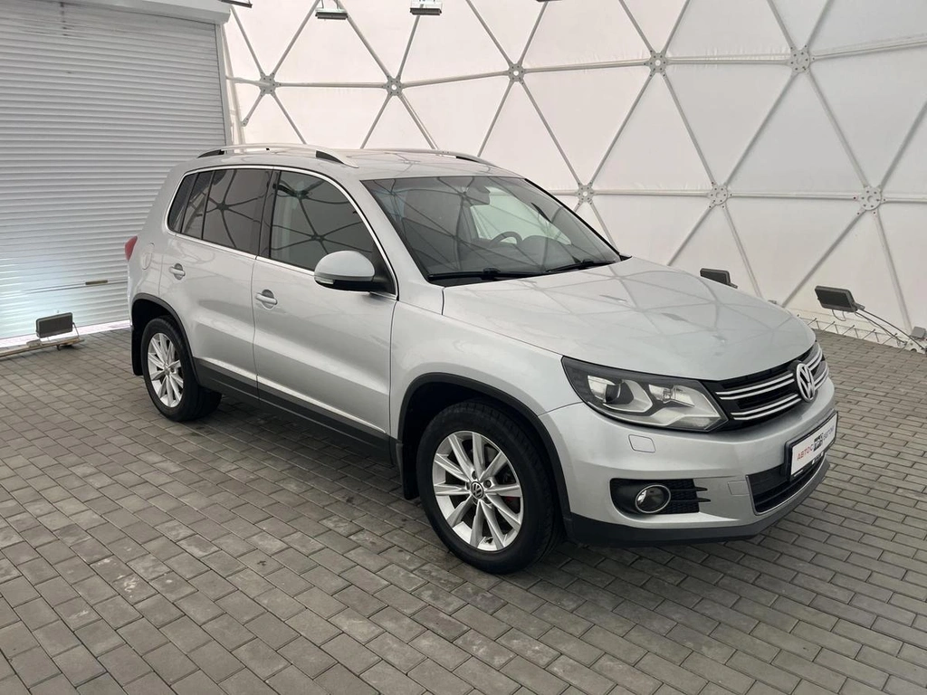 Внедорожник Volkswagen Tiguan 2012 года, 1300000 рублей, Клинцы
