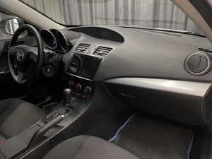 Хетчбэк Mazda 3 2012 года, 840000 рублей, Красноярск