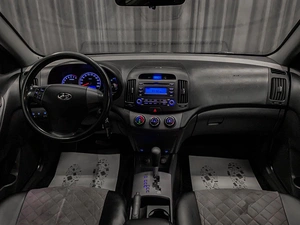 Седан Hyundai Elantra 2009 года, 699000 рублей, Красноярск