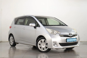 Хетчбэк Toyota Ractis 2013 года, 889000 рублей, Челябинск