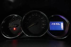 Хэтчбек Renault Sandero 2016 года, 950000 рублей, Курск