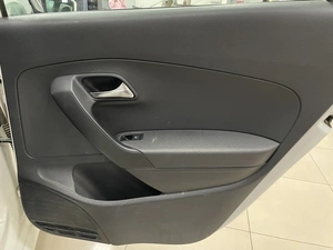 Седан Volkswagen Polo 2011 года, 587000 рублей, Солонцы