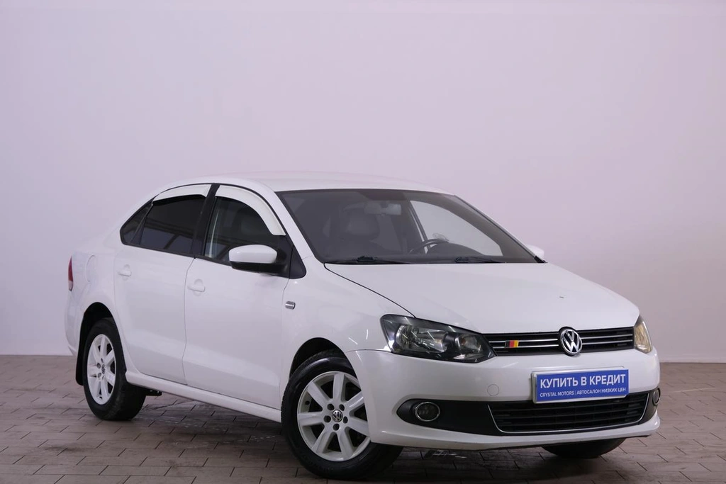 Седан Volkswagen Polo 2010 года, 599000 рублей, Омск