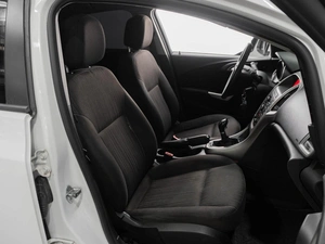 Хетчбэк Opel Astra 2011 года, 620000 рублей, Тюмень