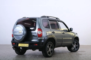 Внедорожник Chevrolet Niva 2013 года, 499000 рублей, Омск