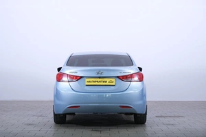 Седан Hyundai Elantra 2011 года, 1029000 рублей, Омск