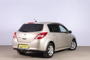 Хетчбэк Nissan Tiida 2011 года, 639000 рублей, Новосибирск