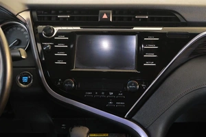 Седан Toyota Camry 2018 года, 2749000 рублей, Омск