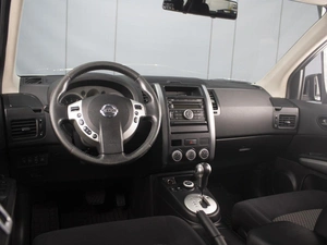 Внедорожник Nissan X-Trail 2010 года, 1050000 рублей, Омск
