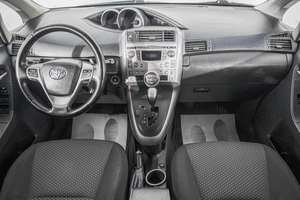 Минивэн Toyota Verso 2009 года, 1149000 рублей, Барнаул