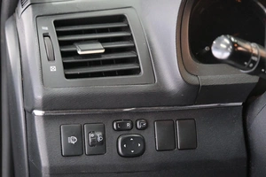 Седан Toyota Avensis 2009 года, 999000 рублей, Омск