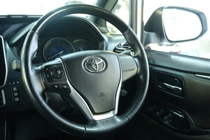 Минивэн Toyota Esquire 2019 года, 2499000 рублей, Омск