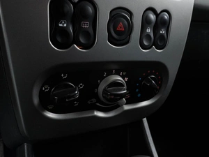 Хетчбэк Renault Sandero 2011 года, 649000 рублей, Воронеж