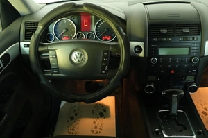 Внедорожник Volkswagen Touareg 2009 года, 1119000 рублей, Омск