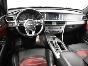 Седан Kia Optima 2019 года, 2035100 рублей, Казань