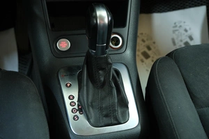 Внедорожник Volkswagen Tiguan 2012 года, 1319000 рублей, Омск