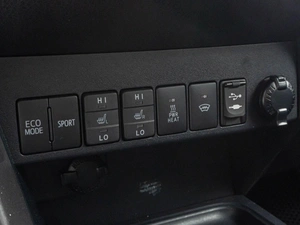 Внедорожник Toyota RAV4 2018 года, 2429000 рублей, Краснодар