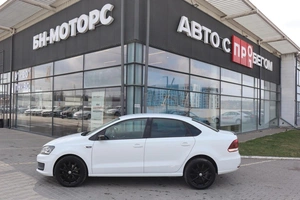Седан Volkswagen Polo 2019 года, 1365000 рублей, Мирное
