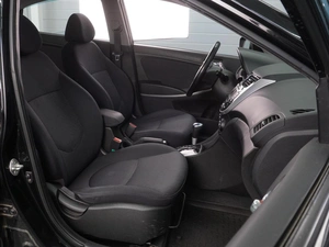 Седан Hyundai Solaris 2013 года, 987000 рублей, Воронеж
